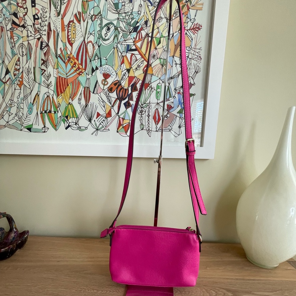 LIZ CLAIBORNE BARBIE PINK CROSSBODY Hot Pink Goldtone Hardware Vegan Leather - Picture 10 of 14